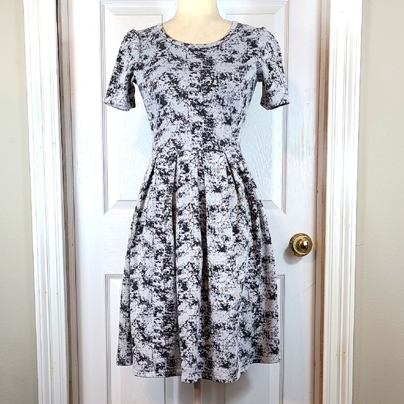 Lula Roe Dresses & Skirts - Lula Roe Amelia Dress